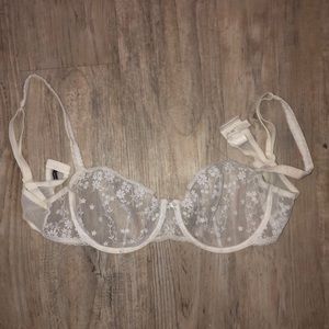 White lace bra